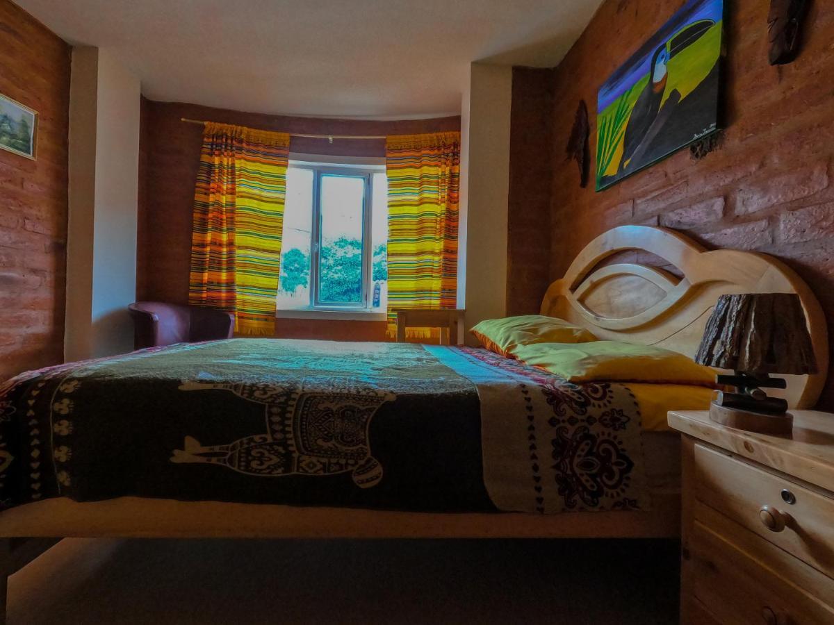 Hostal La Casa Amarilla City Баньйос Екстер'єр фото