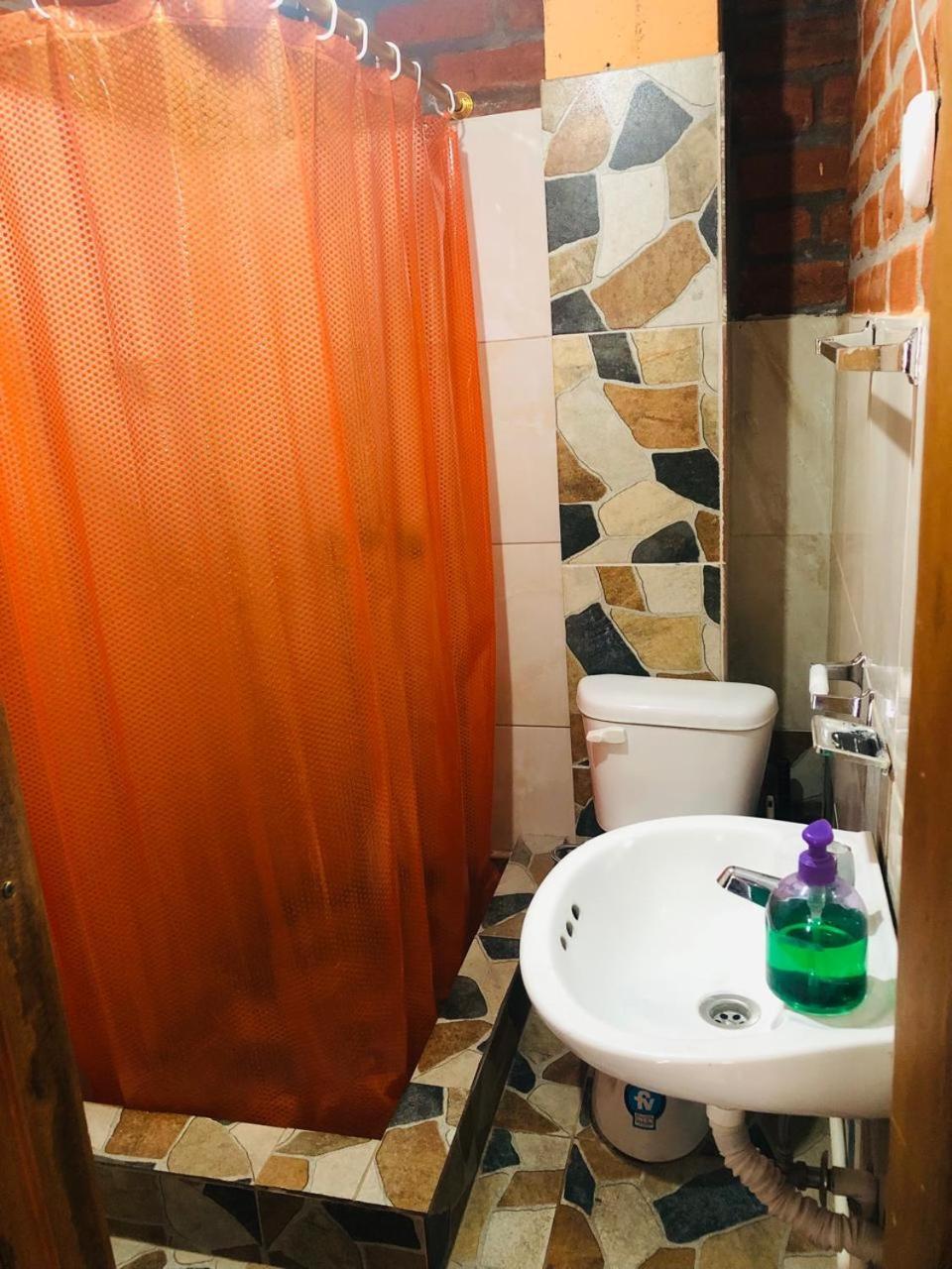 Hostal La Casa Amarilla City Баньйос Екстер'єр фото