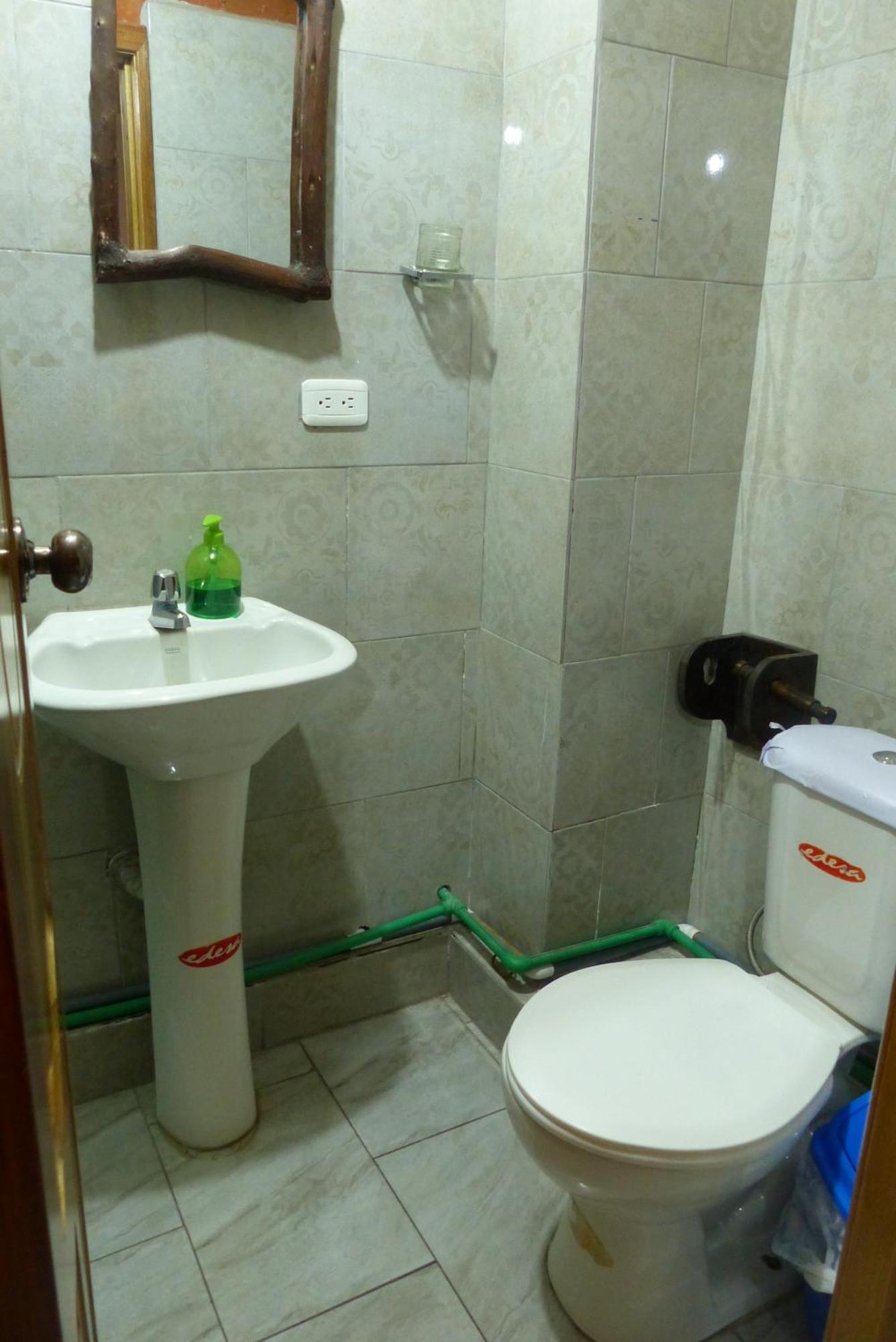 Hostal La Casa Amarilla City Баньйос Екстер'єр фото