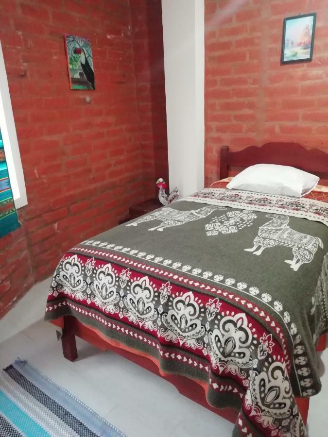 Hostal La Casa Amarilla City Баньйос Екстер'єр фото